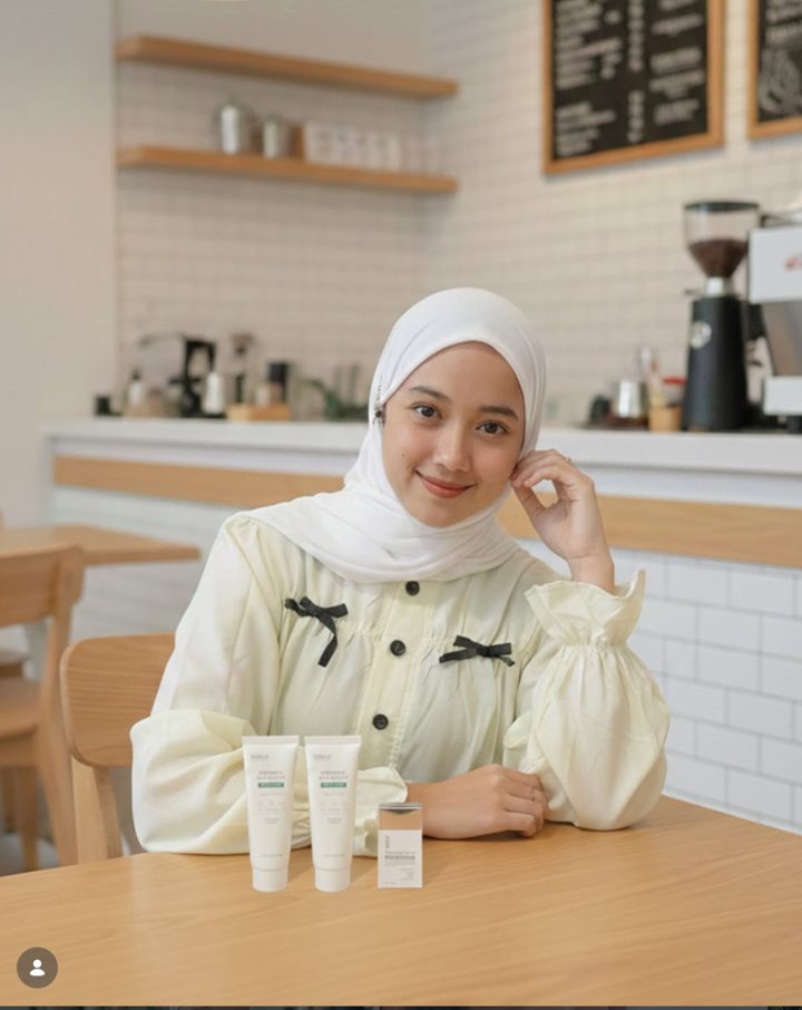Konten Azizah Kurniawaty