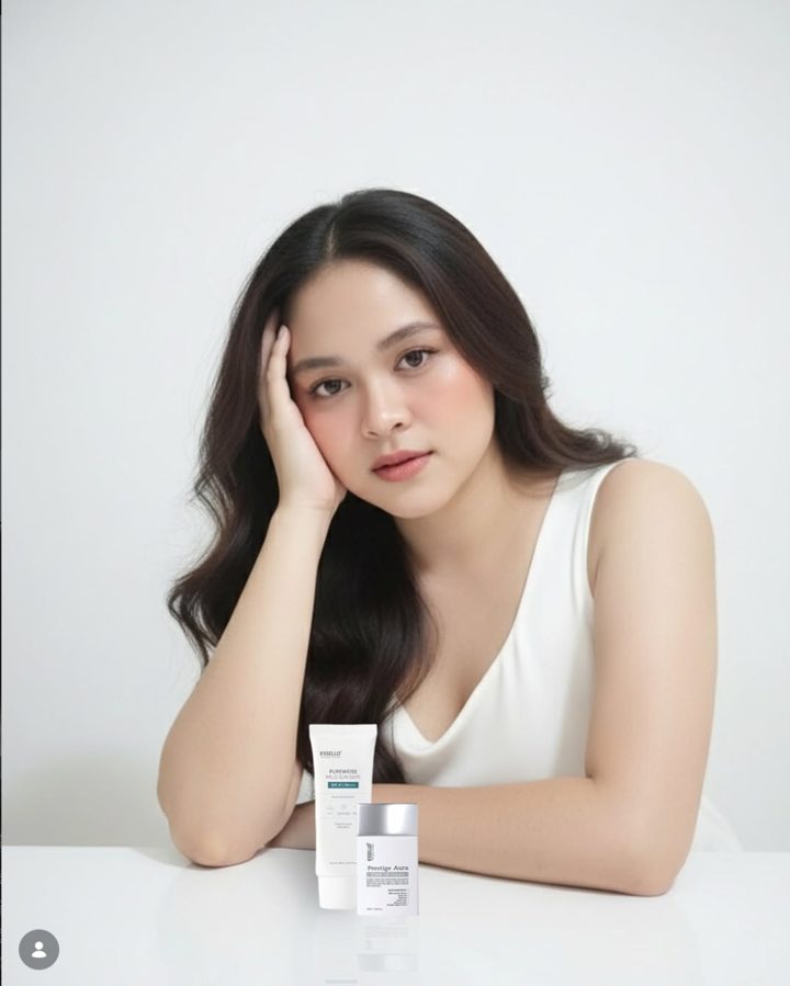 Konten Christin Effendy (@callmehumaira) untuk kampanye ESSELLO